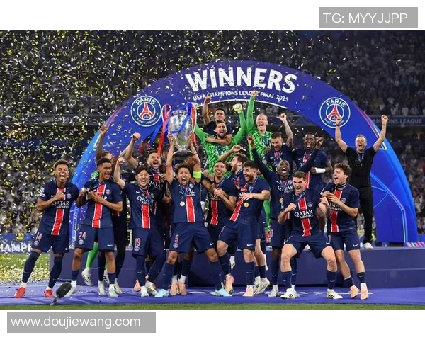 巴黎圣日耳曼与曼联激战欧冠小组赛精彩回顾与战术分析 巴黎圣日耳曼与曼联激战欧冠小组赛精彩回顾与战术分析