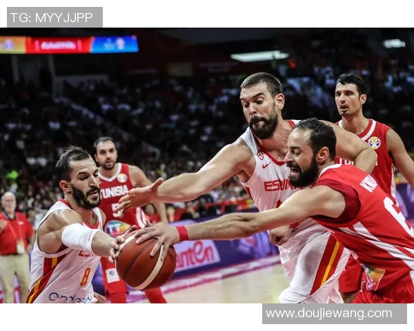 梦十队在对阵突尼斯的第二节精彩表现分析与战术探讨